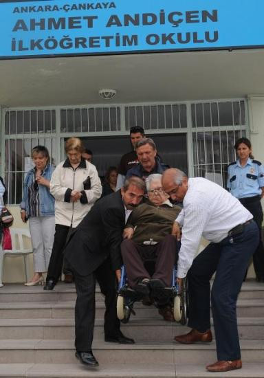 Engelli vatandaşlara oy işkencesi - Resim: 2