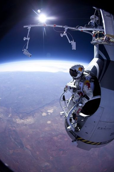 Uzaydan böyle atladı! - Resim: 1