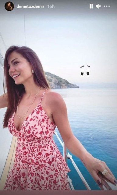 Demet Özdemir'in yaz özlemi tekne pozunu paylaştı! - Resim: 2