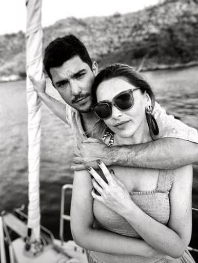 Kanal D'deki Hekimoğlu'nun yıldızı Kaan Yıldırım sevgilisi Hadise'yi öpücüklere boğdu - Resim: 2