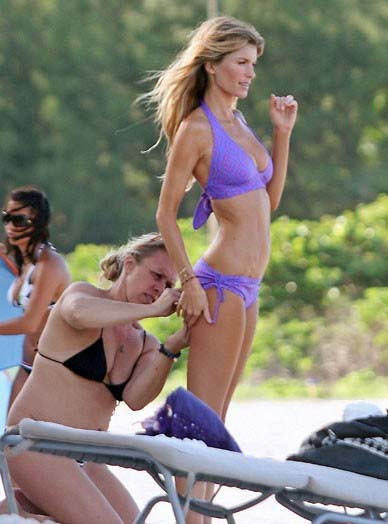 Mankenlerin ardında böyle çalışıyorlar! - Resim: 4