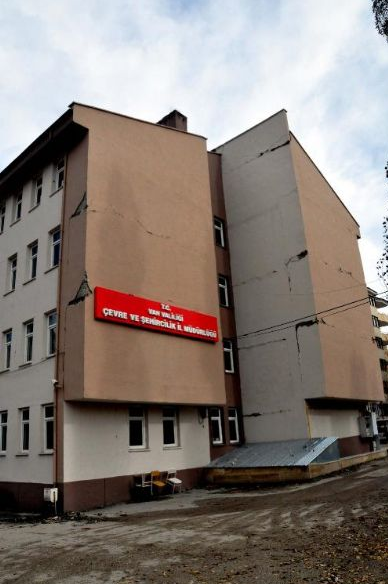 Hasarlı kurum binasında hasar tespiti! - Resim: 2