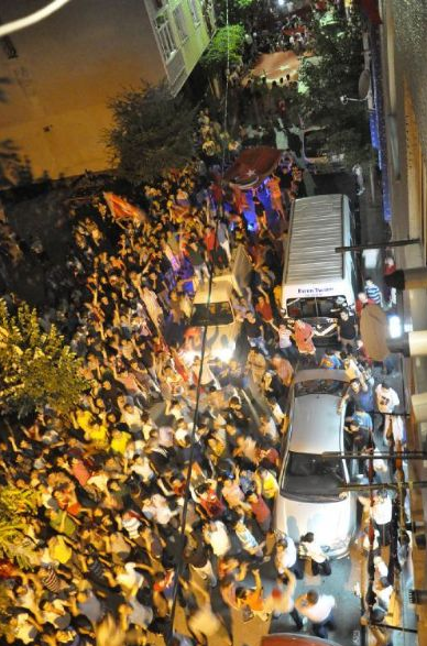 İstanbul teröre lanet yağdırdı! - Resim: 4