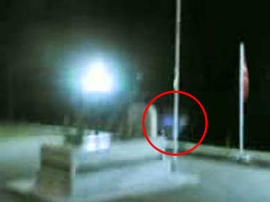 Şehidin mezarındaki şok görüntü - Resim: 2