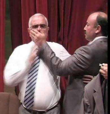 Adana'da seçimde kavga çıktı! - Resim: 1