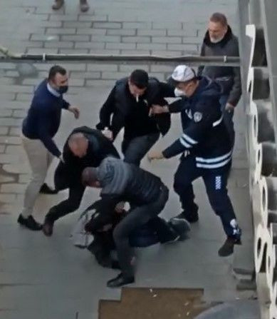 Kocaeli'de tartıştığı eşi bayılınca dövdü sanıldı: Tekme tokat dayak yedi - Resim: 3