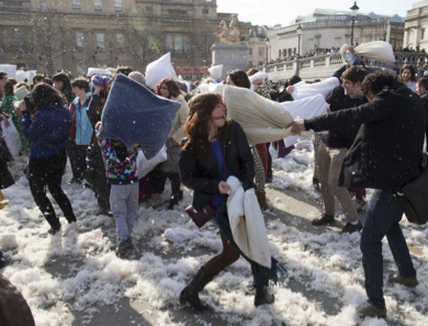 3 bin kişi birbirini dövdü! - Resim: 4