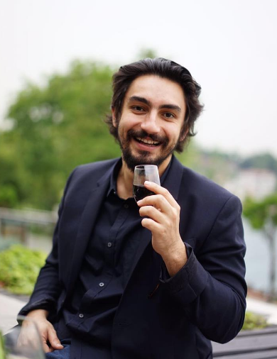 Melisa Şenolsun ile aşkı gündem olan Umut Evirgen yönetmenliğe soyundu - Resim: 2