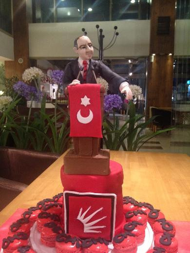 Gürsel Tekin'e sürpriz pasta - Resim: 2