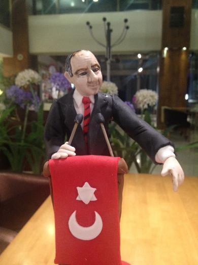 Gürsel Tekin'e sürpriz pasta - Resim: 3