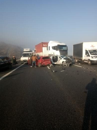 Bursa'da sis facia getirdi 10 araç birbirine girdi! Görüntüler dehşete düşürdü - Resim: 3