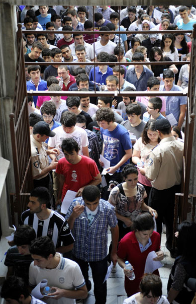 Binlerce aday ter döktü - Resim: 4