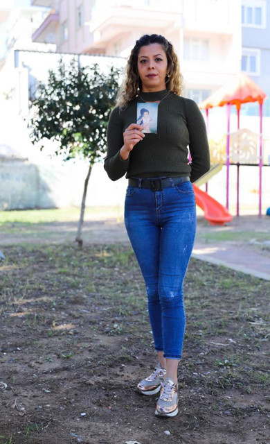 27 yıldır ailesini arıyordu! Bir haftada 4 babası çıktı - Resim: 0