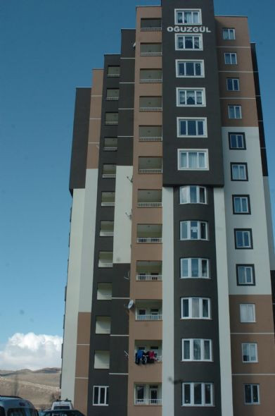 Kıskançlık krizine girdi delik deşik etti! - Resim: 3