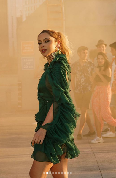 Hadise'nin sıfır makyaj fotoğrafı rekor kırdı! Cesur paylaşımlarını solladı - Resim: 1