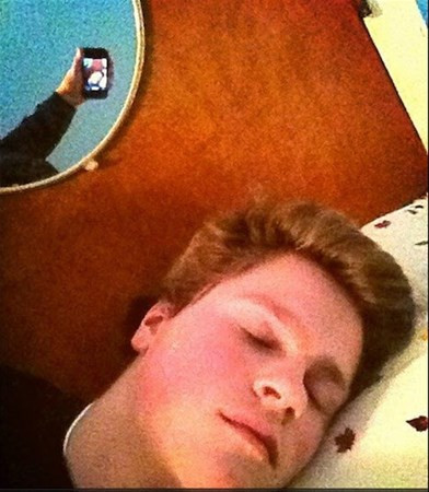 Herkese ben tatildeyim dedi bu fotoğraf paylaştı ama sonrası fena - Resim: 2