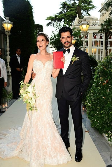 Burak Özçivit, oğlu için bakın ilk nereye koştu - Resim: 1