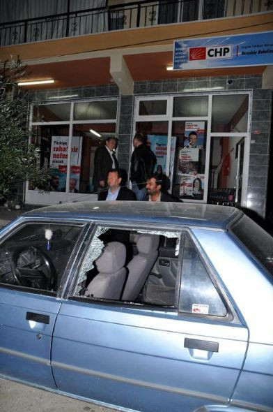 BDP’liler bu sefer CHP’yi taşladı - Resim: 3