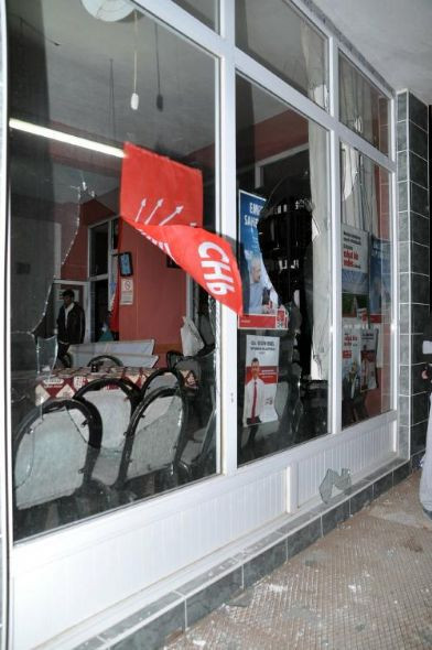 BDP’liler bu sefer CHP’yi taşladı - Resim: 4