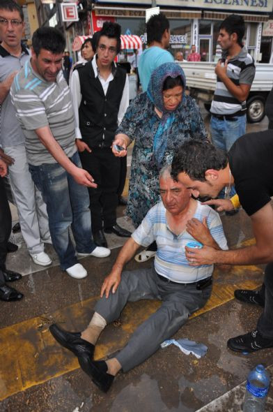 Mısır alırken kıyafetleri alev aldı - Resim: 4