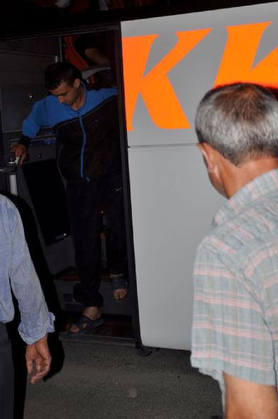 Yaralı askeri otobüsle evine yolladılar! - Resim: 4