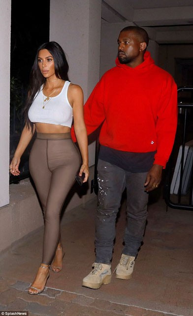 Kim Kardashian sinema kombiniyle yine salladı! - Resim: 2