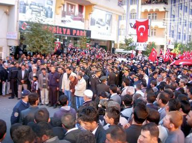 Yuva kuramadan şehit düştü! - Resim: 4