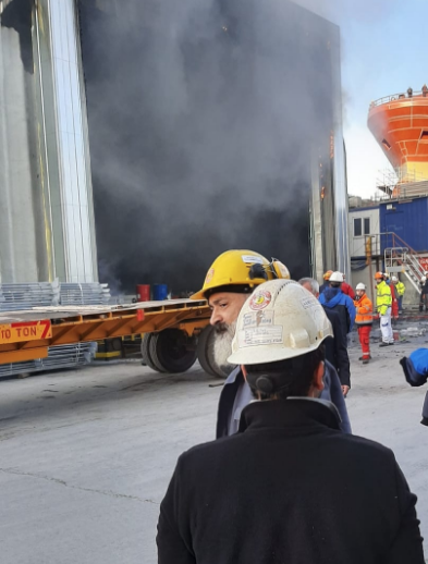 Yalova’da tersanede yangın! 45 dakika cayır cayır yandı - Resim: 1