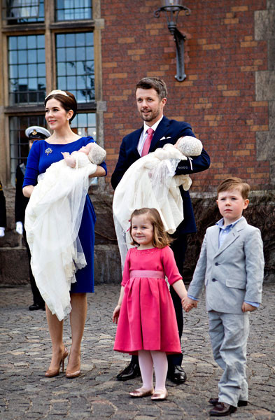 Dünyanın ilk ikiz prensesleri - Resim: 2