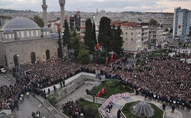 Oğlunun fotoğrafına sarılarak gözyaşı döktü - Resim: 3