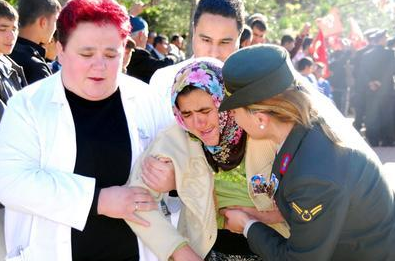 Şehit annesi bu acıya dayanamadı! - Resim: 2