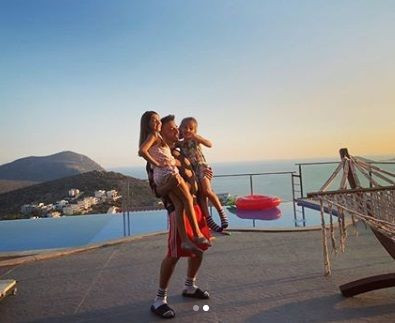 Gökhan Özen Selen Sevingen'den olan iki kızı Ada Deren ve Derin Su ile hasret giderdi - Resim: 2