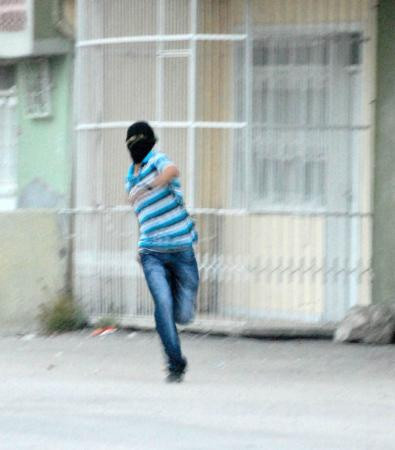 Yaptığı bomba elinde patladı - Resim: 3