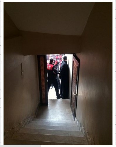 Çarşaflı erkekler panik yarattı! - Resim: 4