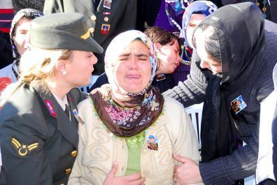 Şehit annesi bu acıya dayanamadı! - Resim: 4