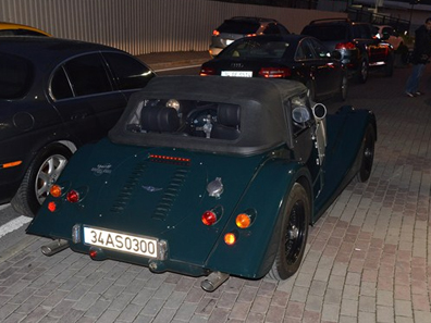 Cem Yılmaz'ın yeni oyuncakları dudak uçuklatıyor! - Resim: 3