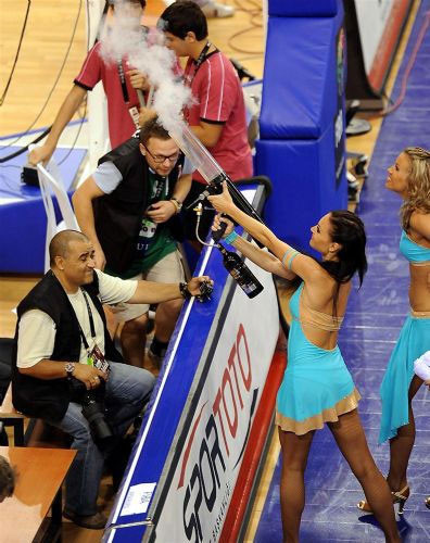 Ponpon kızlar yine gündemde - Resim: 3