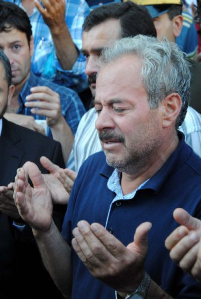 Şehit Ahmet Yumak son yolculuğuna uğurlandı - Resim: 2