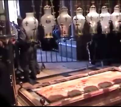 Kudüs'te Hz.İsa'nın mezarı kan ağladı dünya kıyameti konuşuyor - Resim: 1