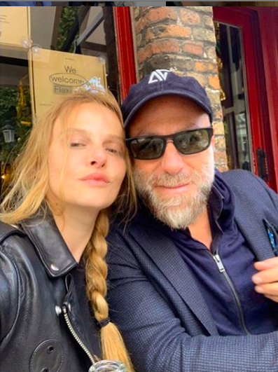 Erol Özmandıracı kimdir kaç yaşında Naz Elmas'ın eşi ne iş yapıyor? - Resim: 2