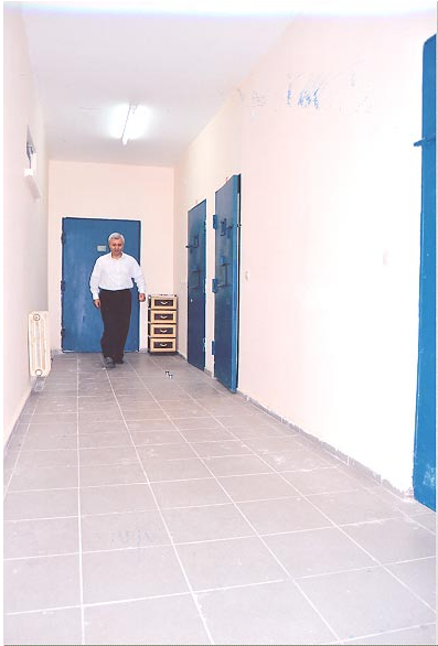 Tuncay Özkan'ın hücresinden ilk fotoğraf - Resim: 2