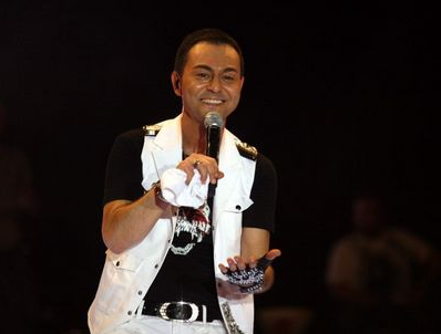 Sanki Serdar Ortaç'ın ikizi - Resim: 4