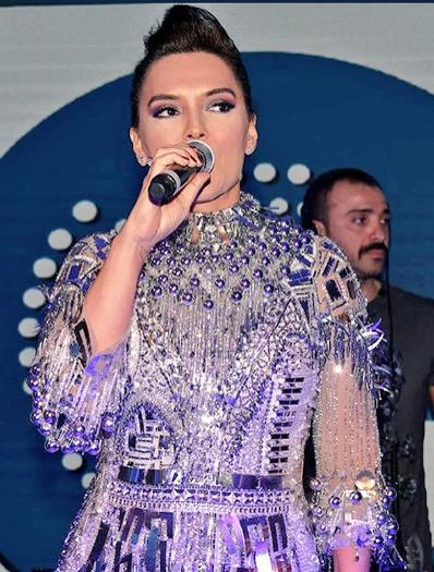 Demet Akalın'dan kahraman otobüs şoförüne büyük kıyak! - Resim: 3