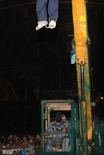 Sokak ortasında böyle asıldı - Resim: 4