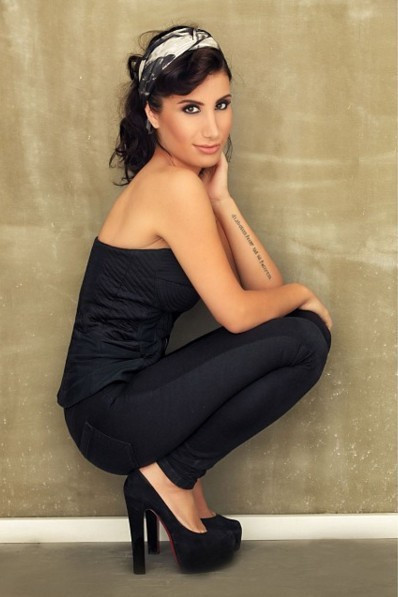 Ünlü şarkıcı çok kızdı varoş değil zenginim! - Resim: 3