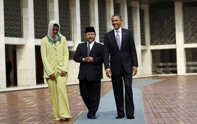 Bayan Obama başörtüsü taktı - Resim: 2