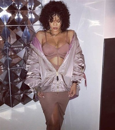 Rihanna hamile mi? Gitgide şişmanlıyor - Resim: 2