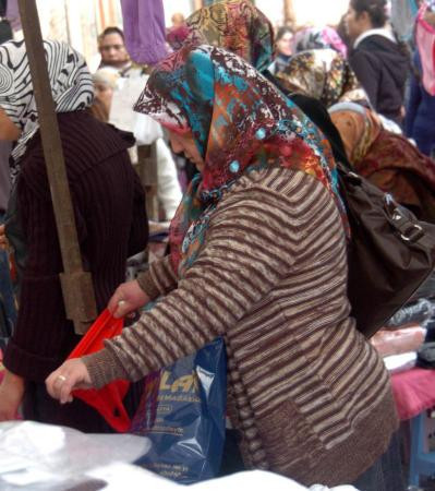 Kırmızı iç çamaşırları patladı - Resim: 1