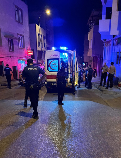 Bursa'da firari hükümlünün yakınları polisi yaraladı - Resim: 0