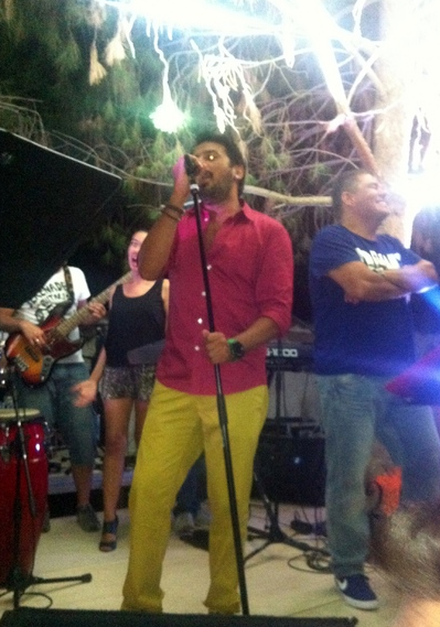 Emre coştu, güzellerle coşturdu! - Resim: 3